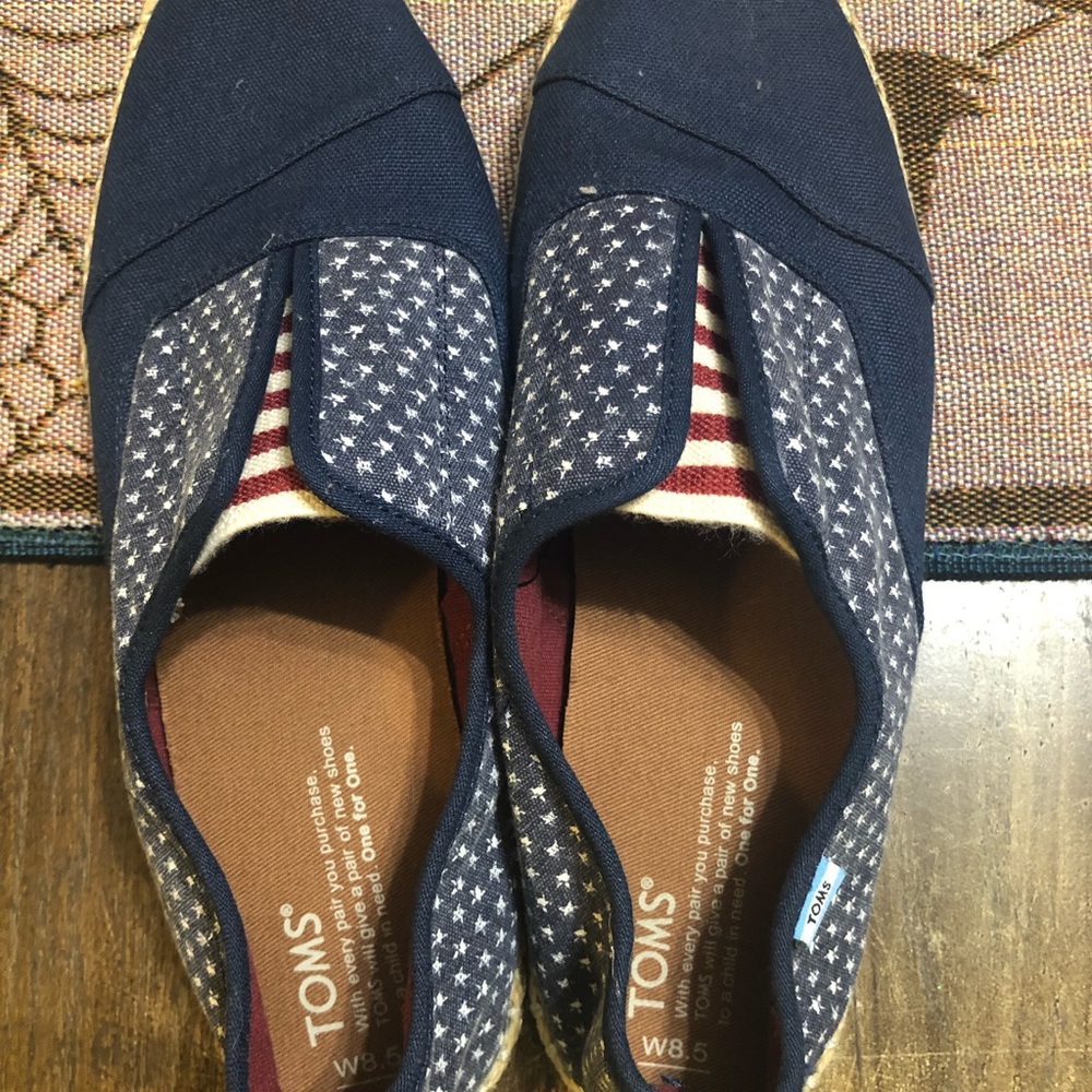 Toms - Picture 4 of 6